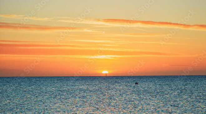 Met Office forecasts UK summer will “almost certainly” be the warmest on record The sun sets over the ocean